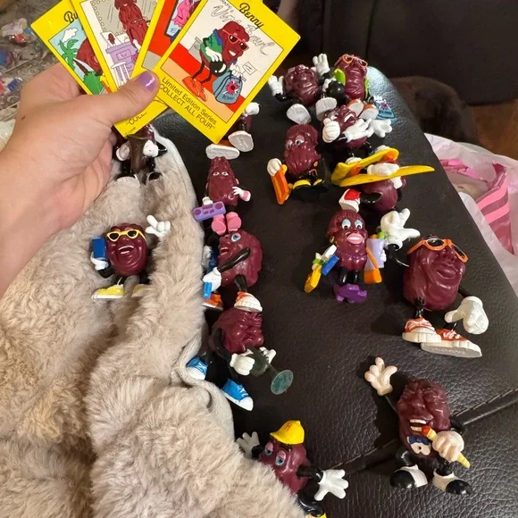 Tons more than pictured California Raisins Collectible Figurines Set - Picture 1 of 3